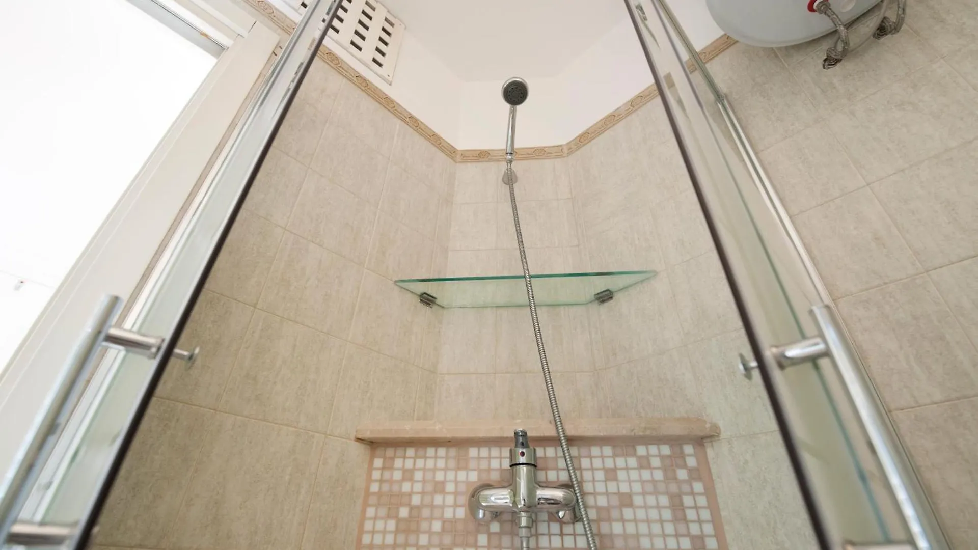 Montenapoleone Central Suite - Best Location Possible Milan Italy