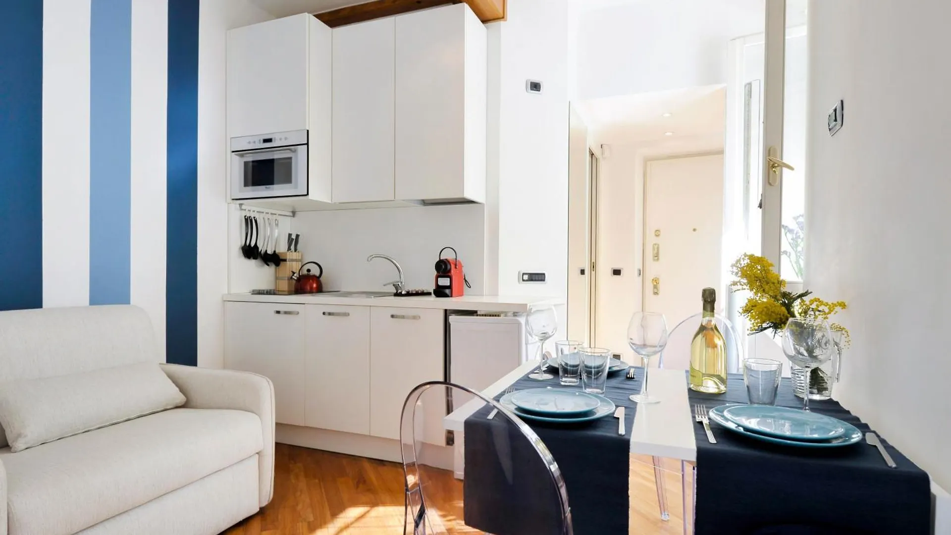 Montenapoleone Central Suite - Best Location Possible Milan Apartment