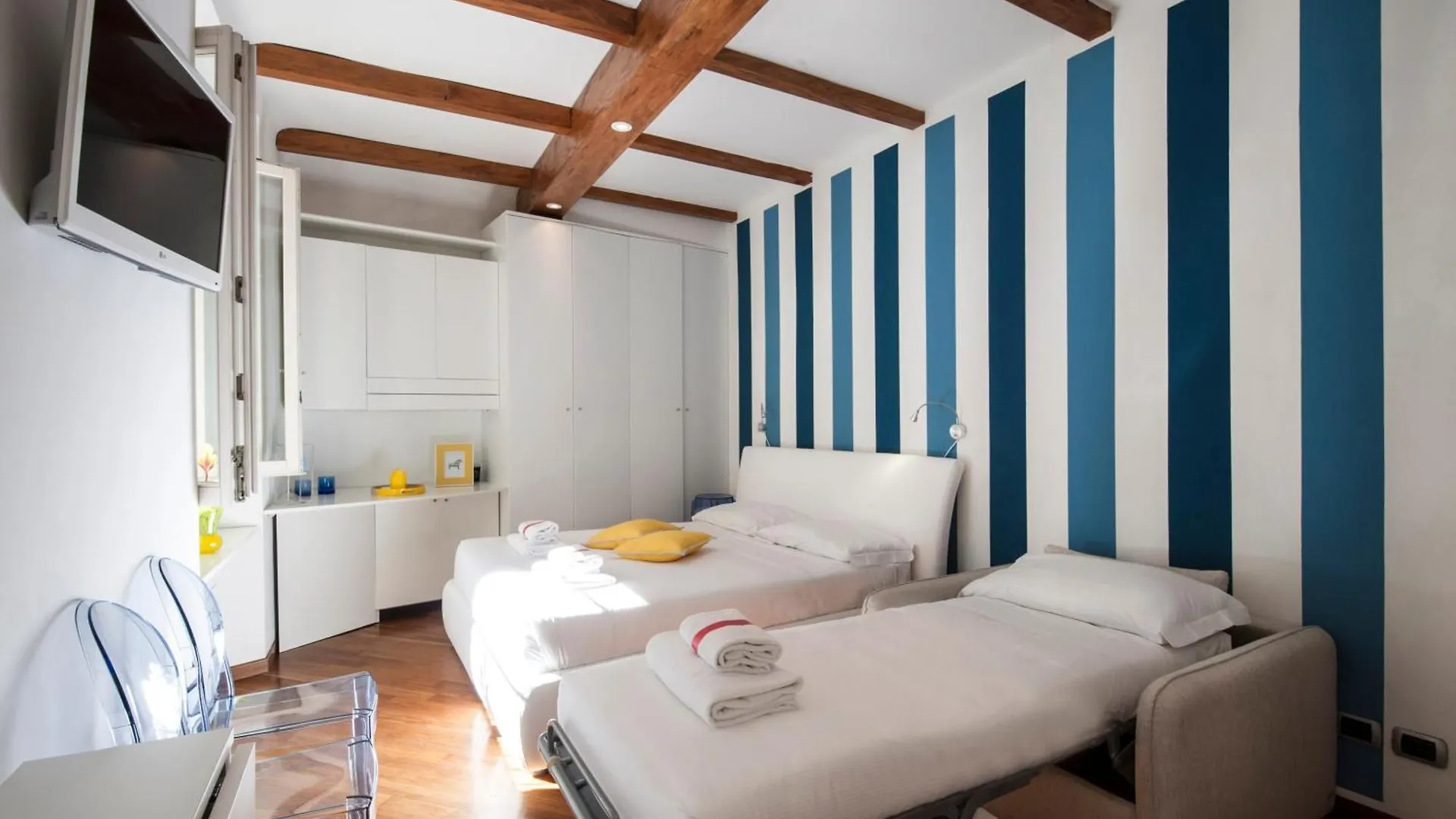 Montenapoleone Central Suite - Best Location Possible Milan Apartment